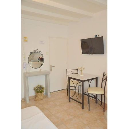 Anemelia Hotel Adamas Exterior photo