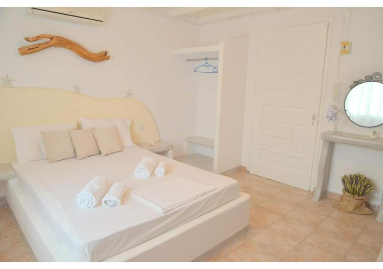 Anemelia Hotel Adamas Exterior photo